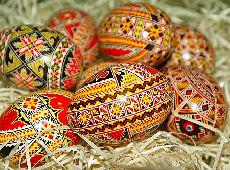 uova di pasqua colorate